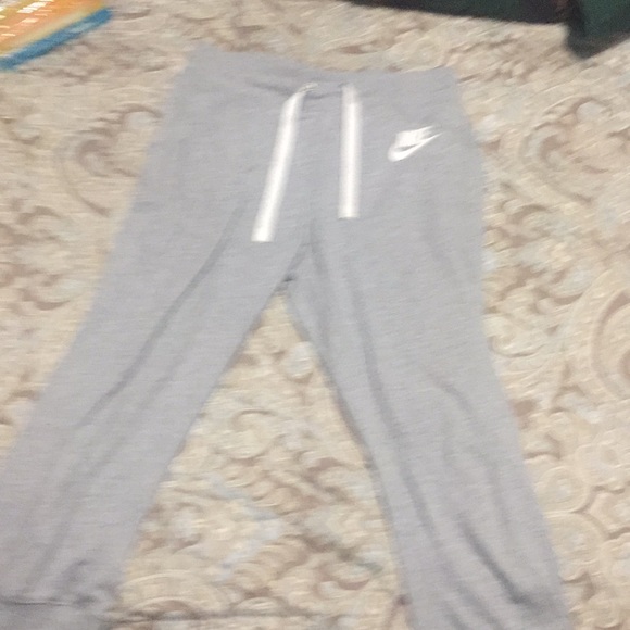 Nike jogger sweat pants - Picture 2 of 4
